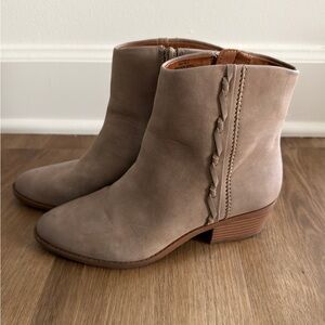 Lucky Brand Women's Fakelle Tan Brown Ankle Boots Side Zip Size 6